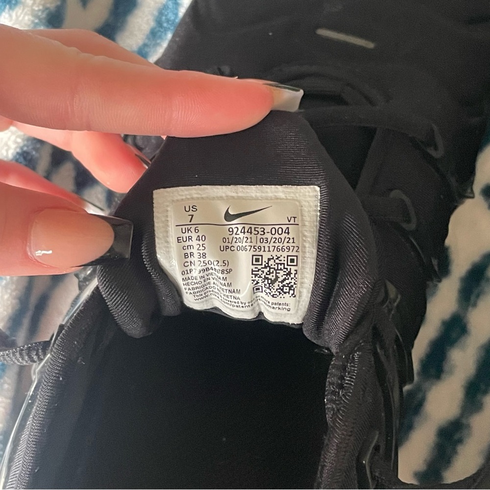 •NWOT• NIKE AIR VAPORMAX PLUS Black Nike Sneakers Shoes •FREE SHIPPING• - Picture 7 of 16